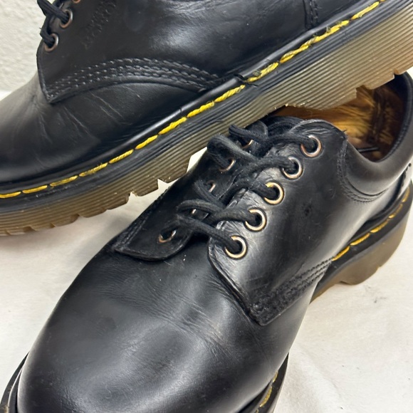Dr. Martens- 8053 Vintage Made in England Black Leather Oxford